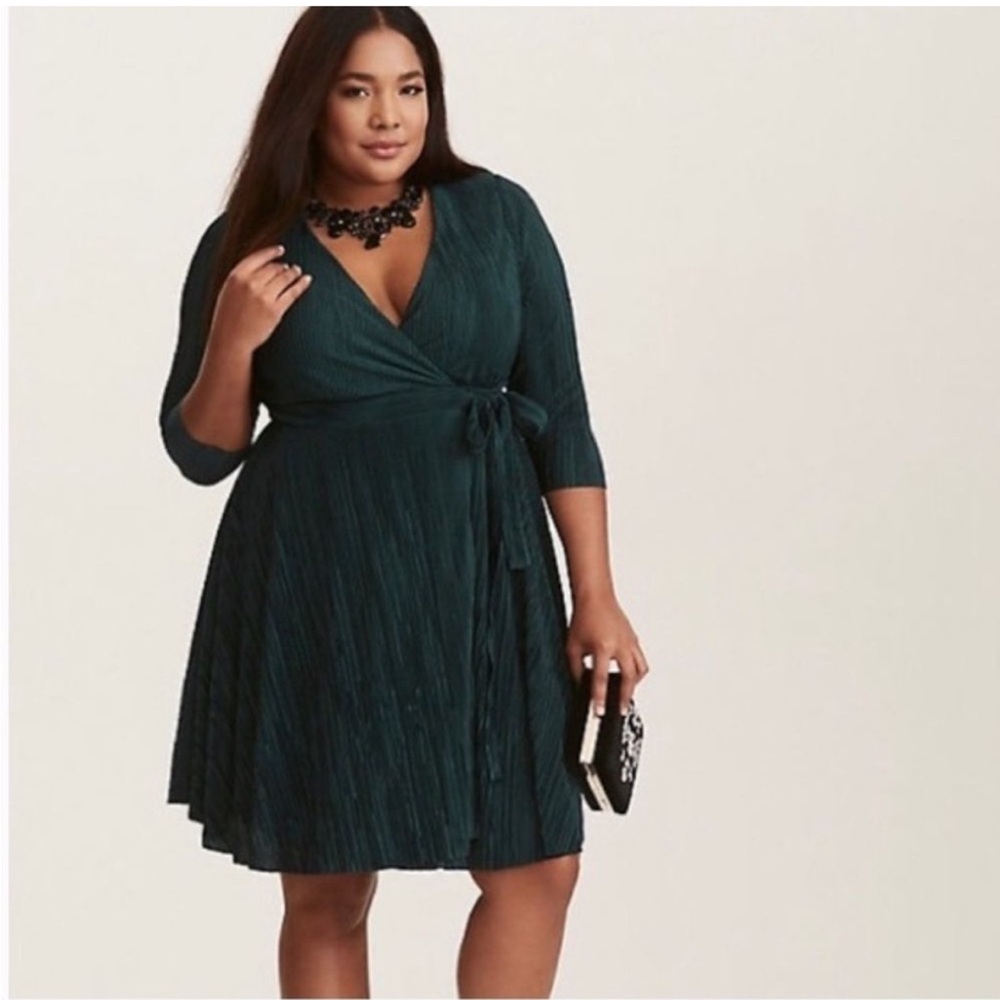 Torrid Dark Green 3/4 Sleeve Wrap Dress size 1